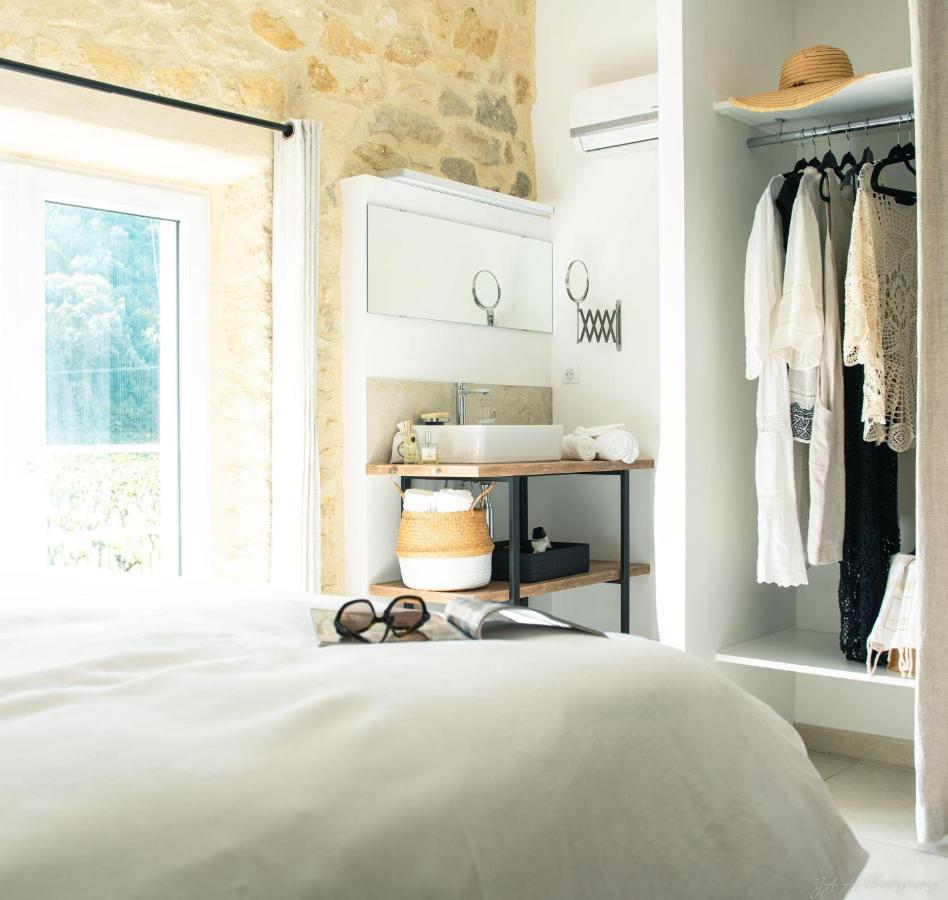 Le Gite De Montagnac ลา โร้ค-ซูร์-แซส ภายนอก รูปภาพ